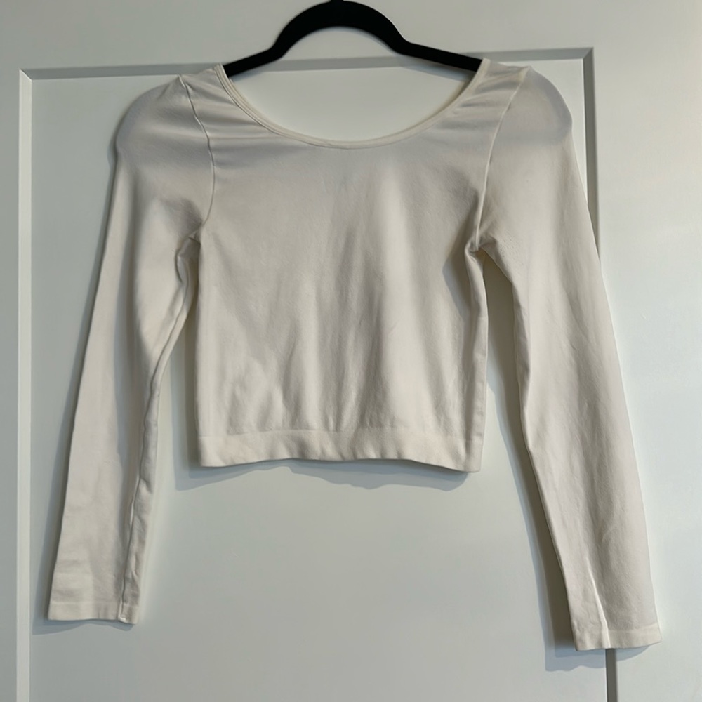 White cropped 3/4th sleeve top